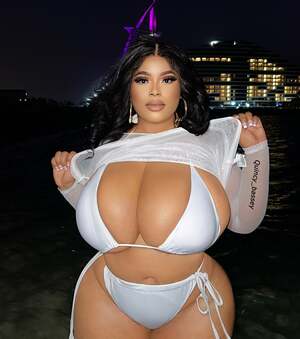Quincy Bassey nude 8