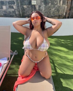 Rachel Galvan nude 2