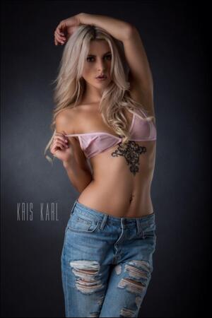 Rachel McDonald nude 4