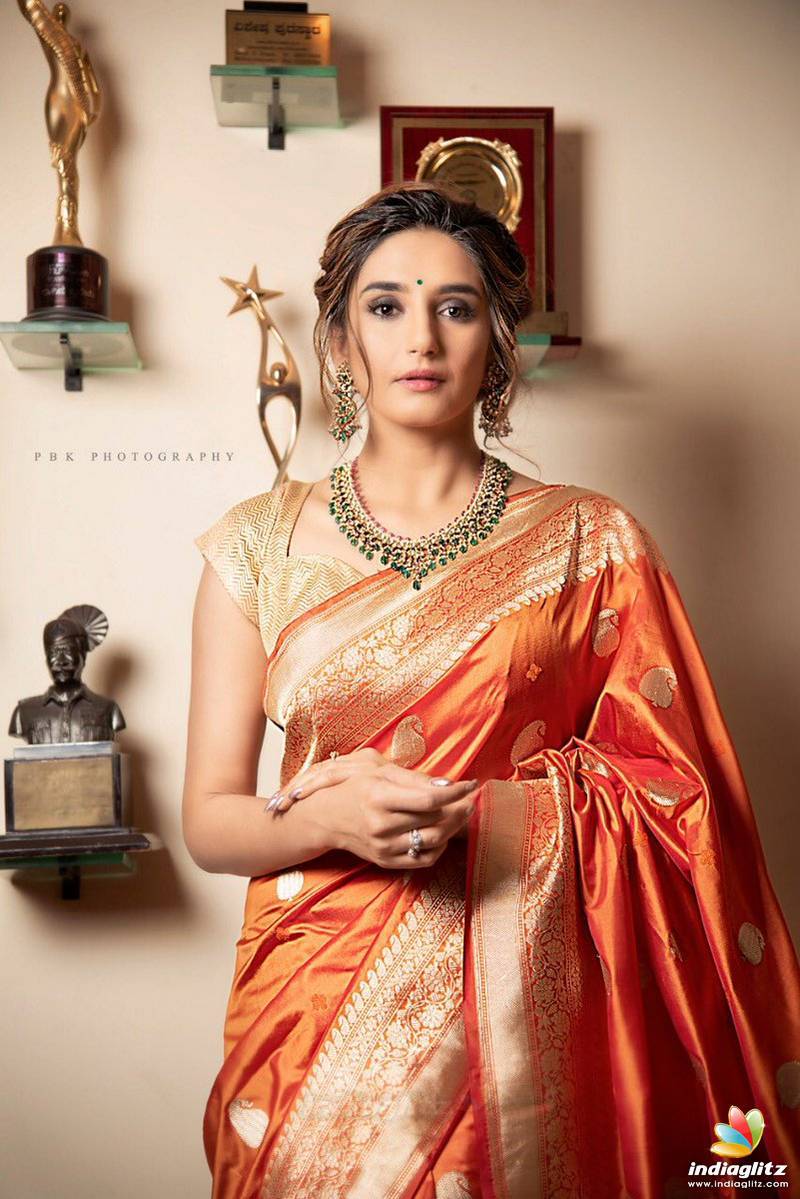 Ragini Dwivedi nude 2