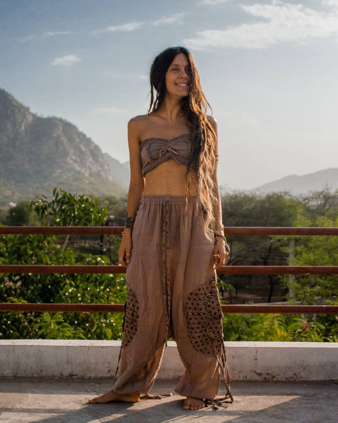 Raihne Cosmopoulos nude 1