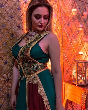 Rania Toumi nude 8
