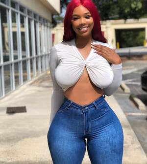 Ravie Loso nude 5