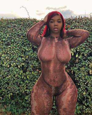 Ravie Loso nude 6