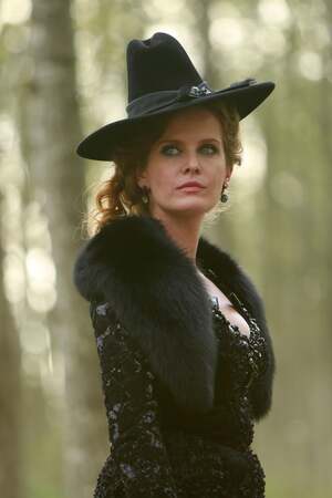 Rebecca Mader nude 12