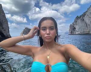 Rebecca Parziale nude 11