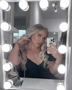 Rebyliciousplays nude 11