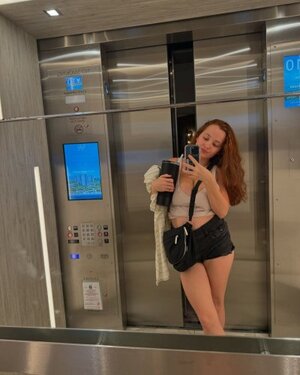 Red Eviee nude 7