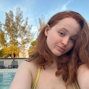 Red Eviee nude 9