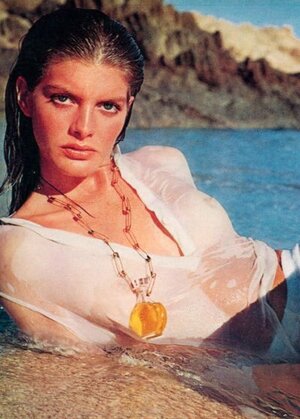 Rene Russo nude 5