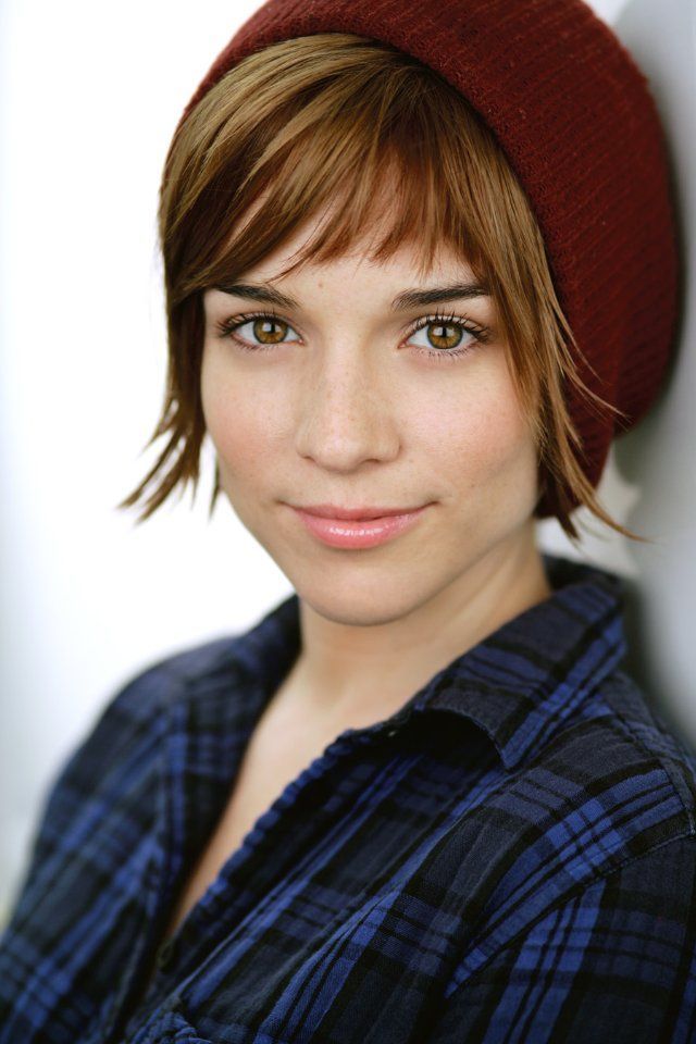 Renee Felice Smith nude 4