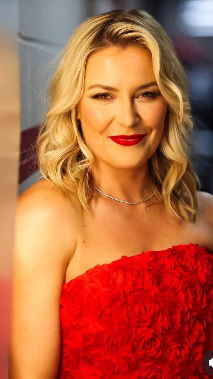 Renee Young nude 5