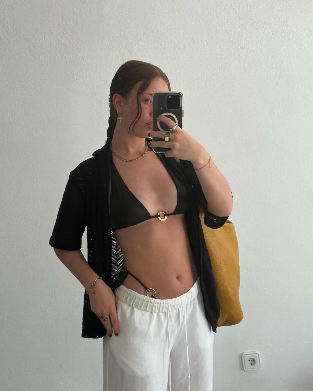 Rhode Kok nude 10