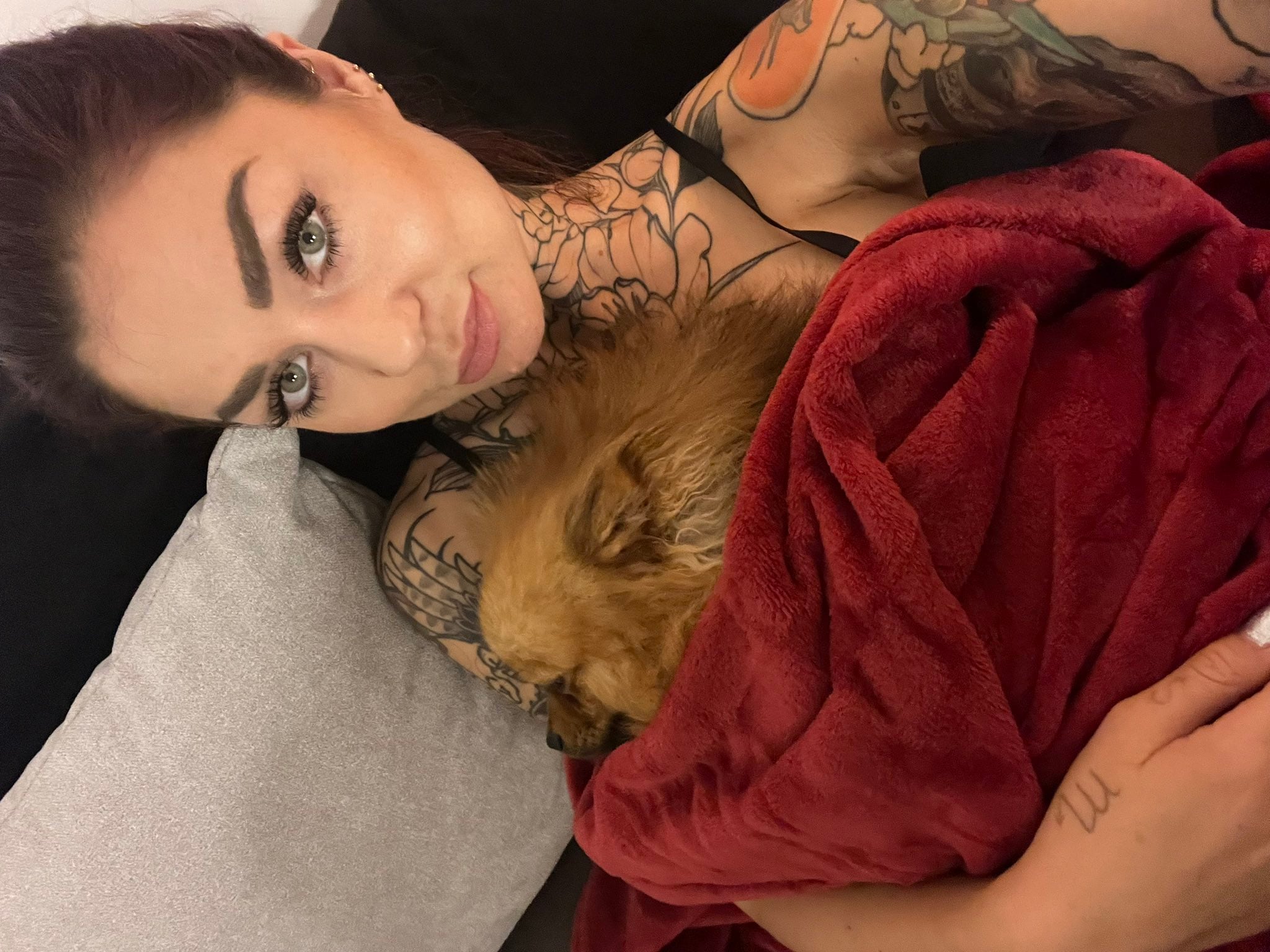 Ria Red nude 3