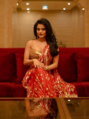 Riddhi Kumar nude 10