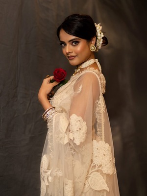 Riddhi Kumar nude 2
