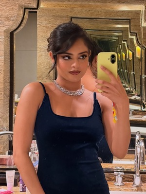 Riddhi Kumar nude 9