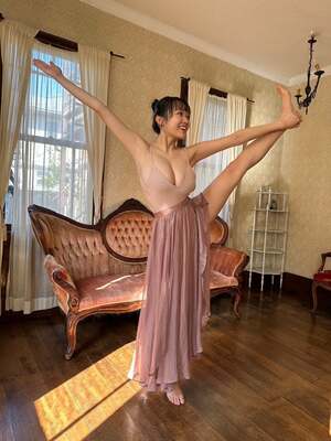 Riho Okumura nude 10