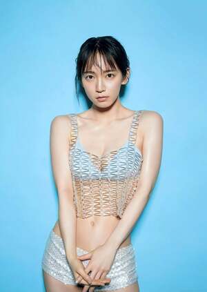 Riho Yoshioka nude 3