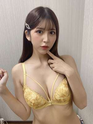 Riri Nanatsumori nude 5