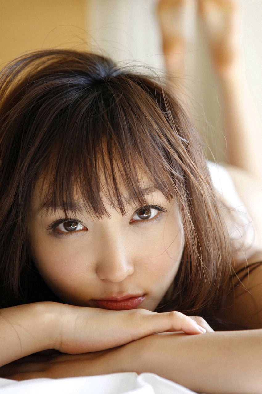 Risa Yoshiki nude 10