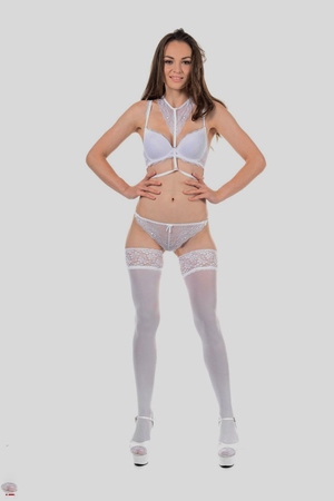 Rita Y nude 4