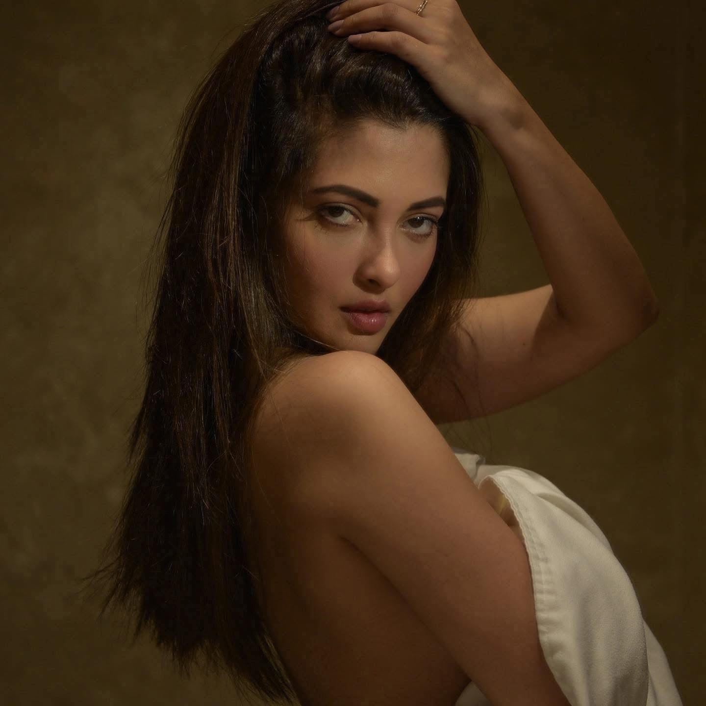 Riya Sen nude 12
