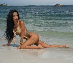 Robin Banks nude 8