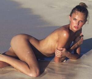 Romee Strijd nude 10