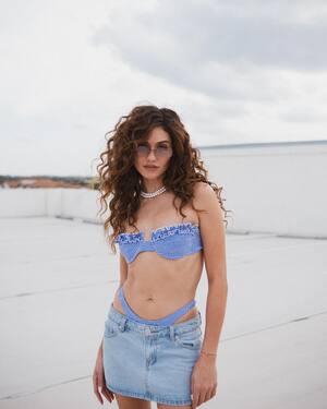 Ronni Hawk nude 7