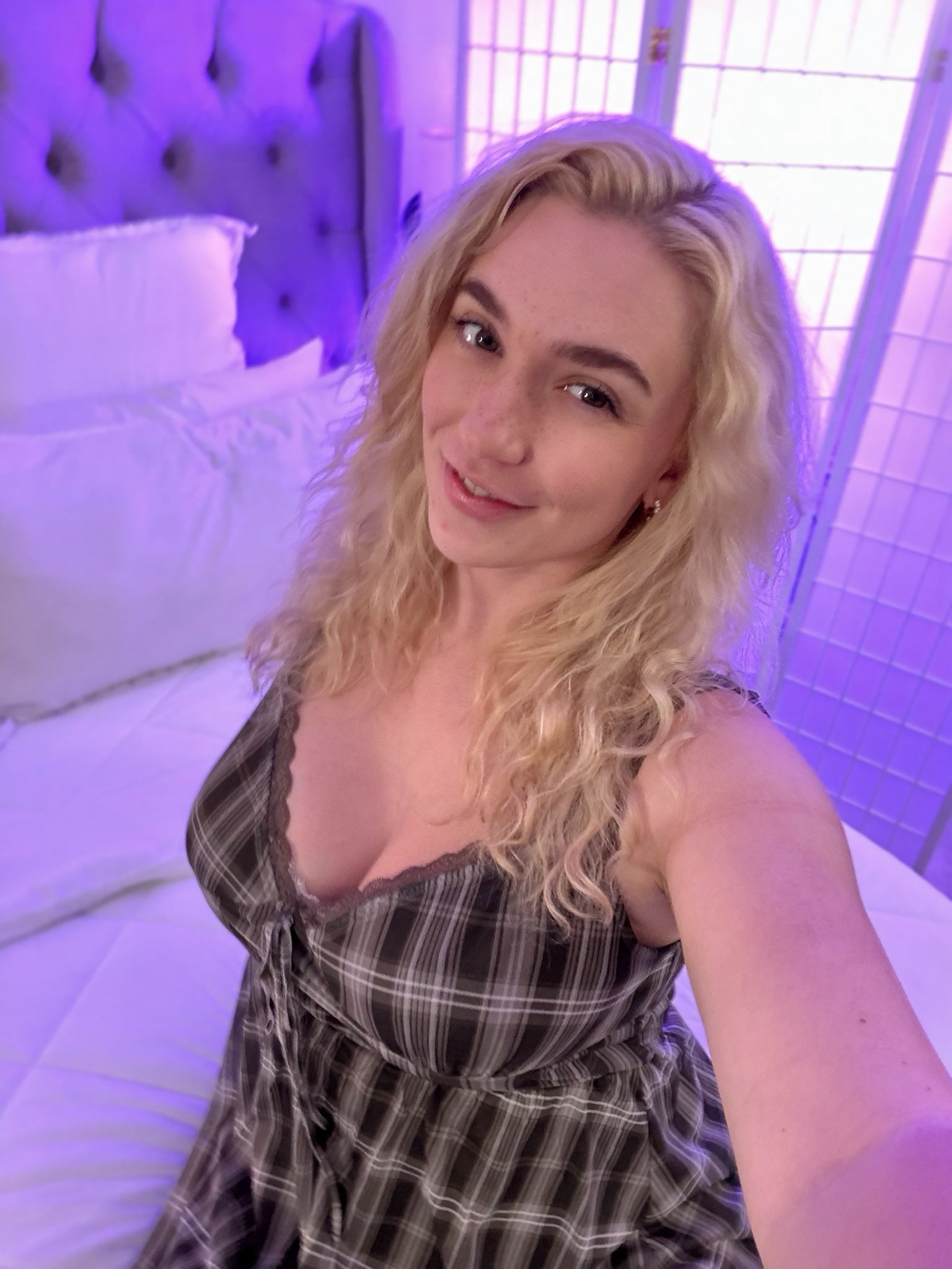 Rose ASMR nude 12