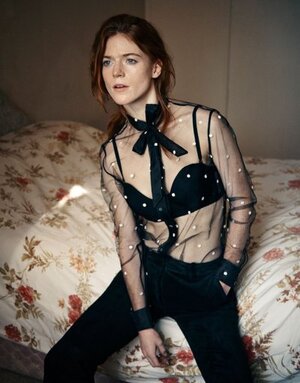Rose Leslie nude 4