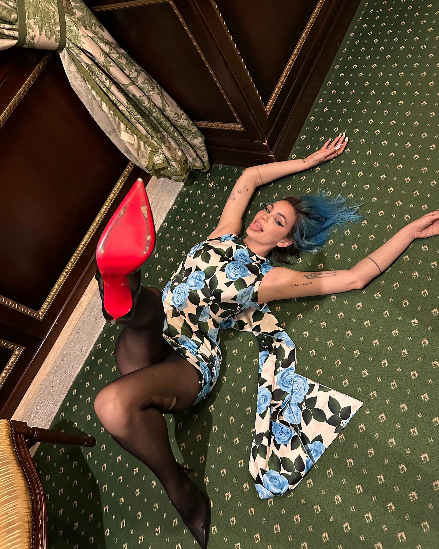 Rose Villain nude 10