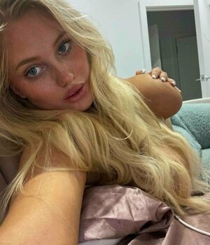 Rosie May Harper nude 10