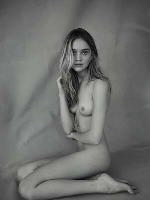 Rosie Tupper nude 5