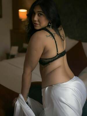 Ruchi Gupta nude 12