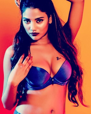 Ruks Khandagale nude 7