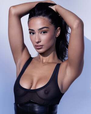 Sabrina Khouiel nude 5