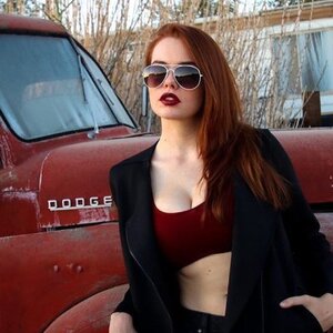 Sabrina Lynn nude 6
