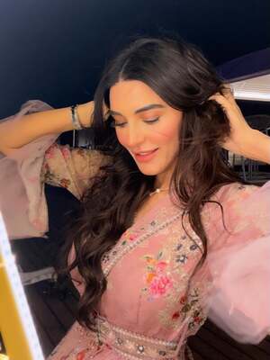 Sadia Khan nude 6