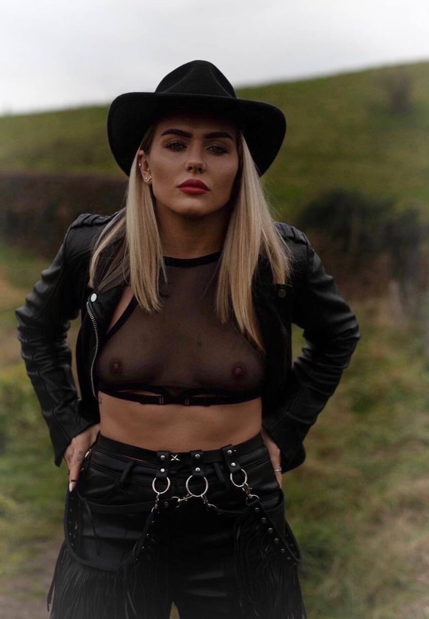 Sadie Gibbs nude 10