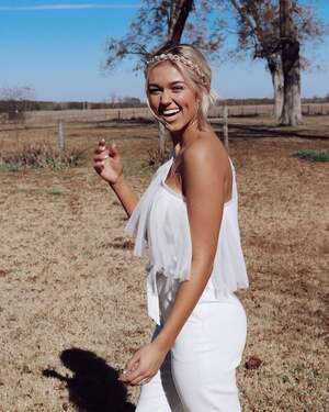 Sadie Robertson nude 3