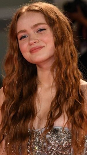 Sadie Sink nude 12