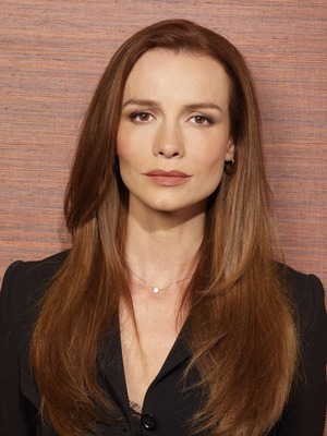 Saffron Burrows nude 5