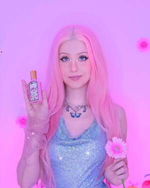 Sailor Linzor nude 11