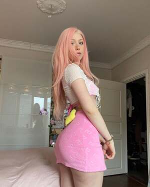 Sailor Linzor nude 2