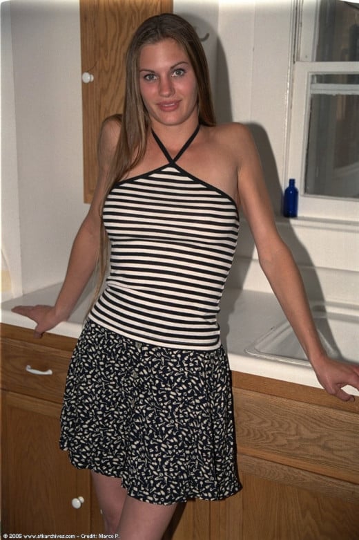 Samantha Idol nude 2