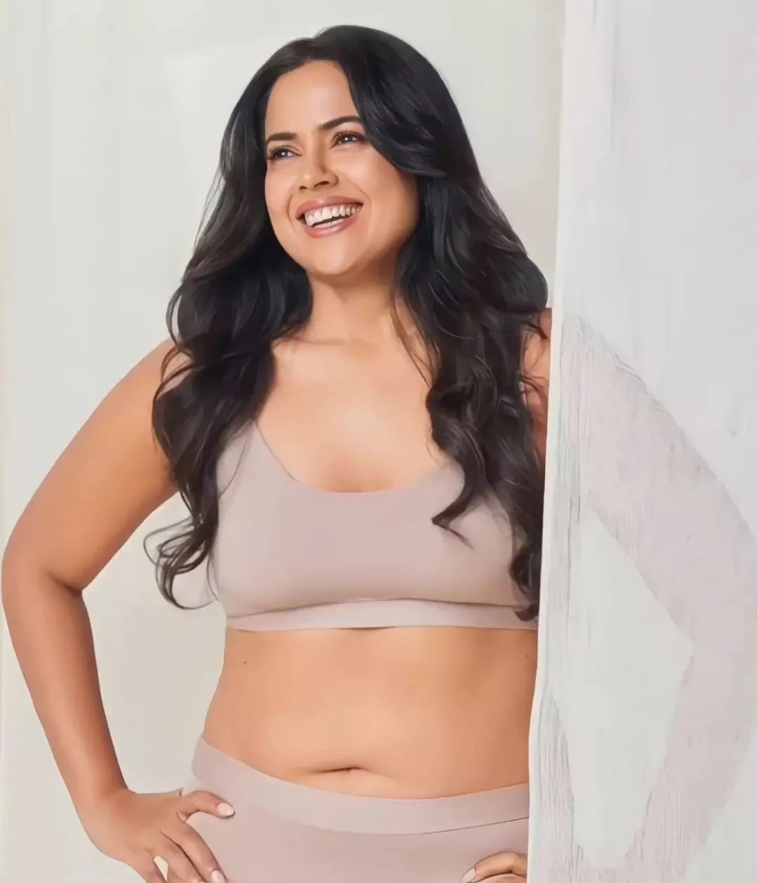 Sameera Reddy nude 10