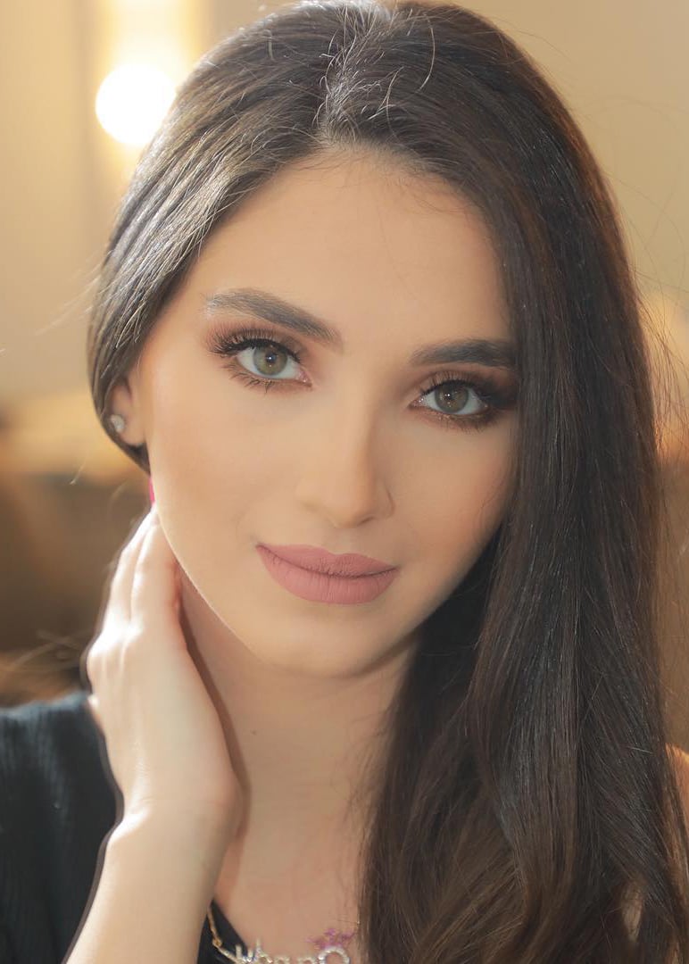 Sandy Tabet nude 7