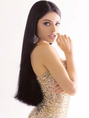 Sanjna Suri nude 5